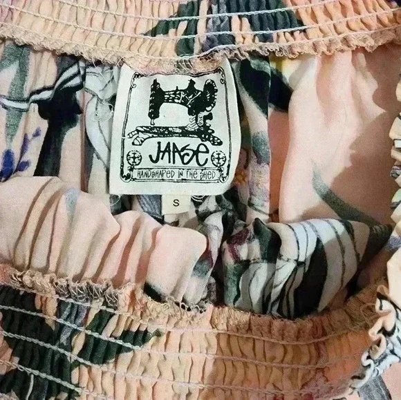 Jaase floral off the shoulders top - Picture 2 of 3